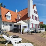 Fernadine 3*