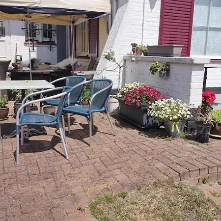 Fernadine Bed & Breakfast De Haan
