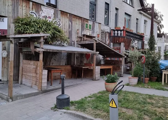 Fernadine Bed & Breakfast 3*